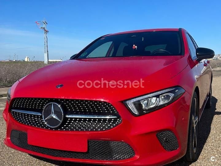 Usado Mercedes A180 109 CV (80 kW) 2019 Rojo Berlina
