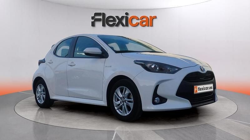 Usado Toyota Yaris Hybrid Business Edition 116 CV (85 kW) 2021 Blanco Utilitario
