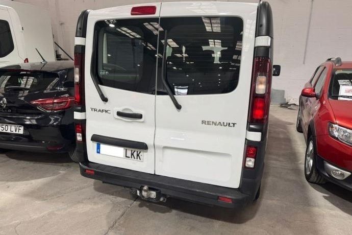 Usado Renault Trafic 120 CV (88 kW) 2020 Blanco Monovolumen