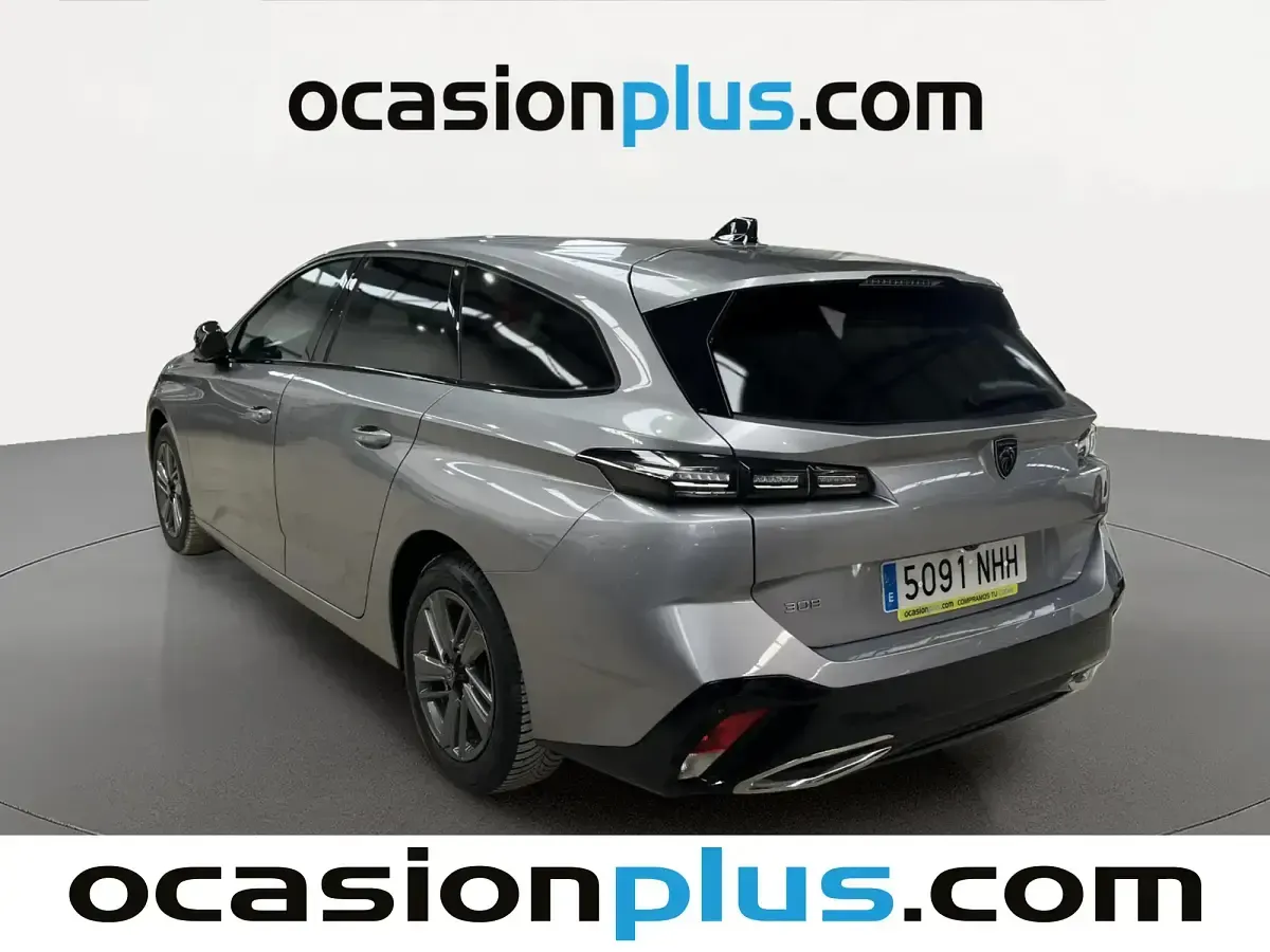 Usado Peugeot 308 Allure 130 CV (95 kW) 2024 Gris Familiar