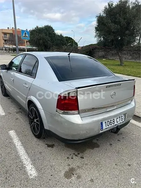 Używany Opel Vectra Club 125 KM (91 kW) 2004 Szary Sedan/Limuzyna