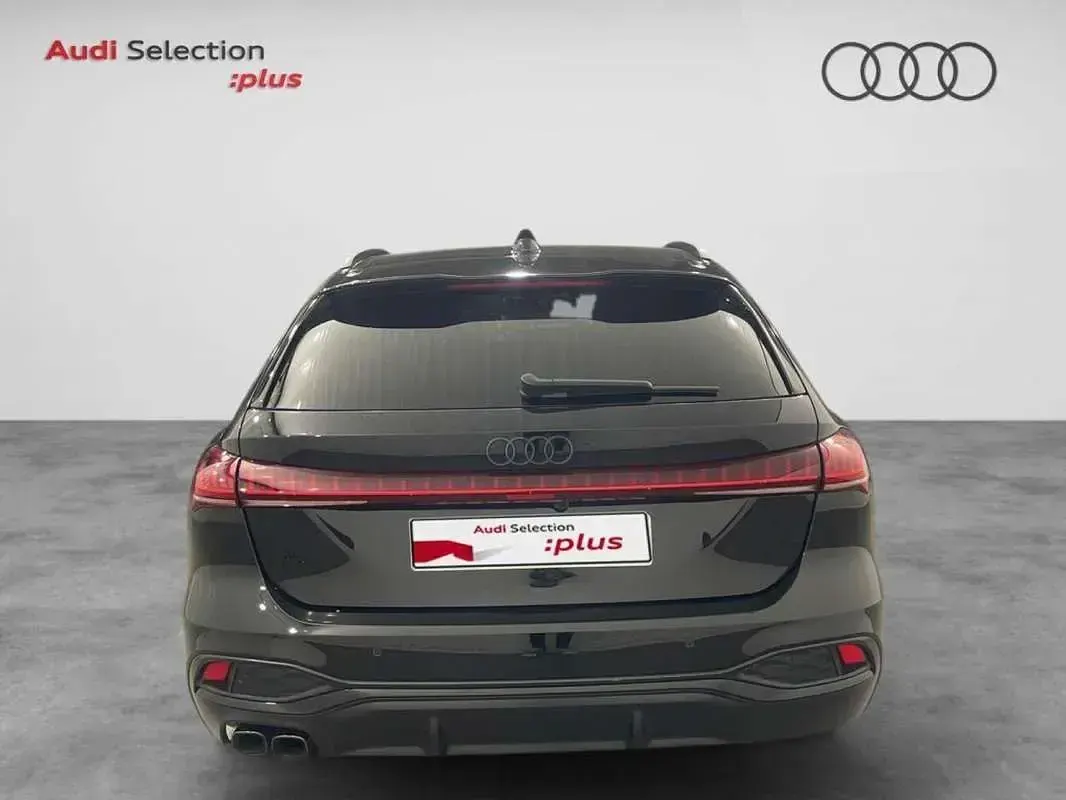 Usado Audi A5 204 CV (150 kW) 2025 Negro Berlina
