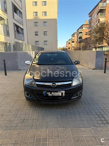 Usado Opel Astra GTC Sport 120 CV (88 kW) 2006 Negro Berlina