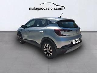 Usado Renault Captur Equilibre 90 CV (66 kW) 2022 Gris claro SUV