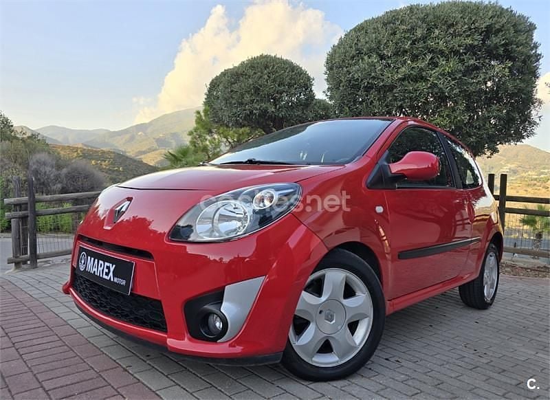 Usado Renault Twingo Dynamique 75 CV (55 kW) 2009 Rojo Utilitario