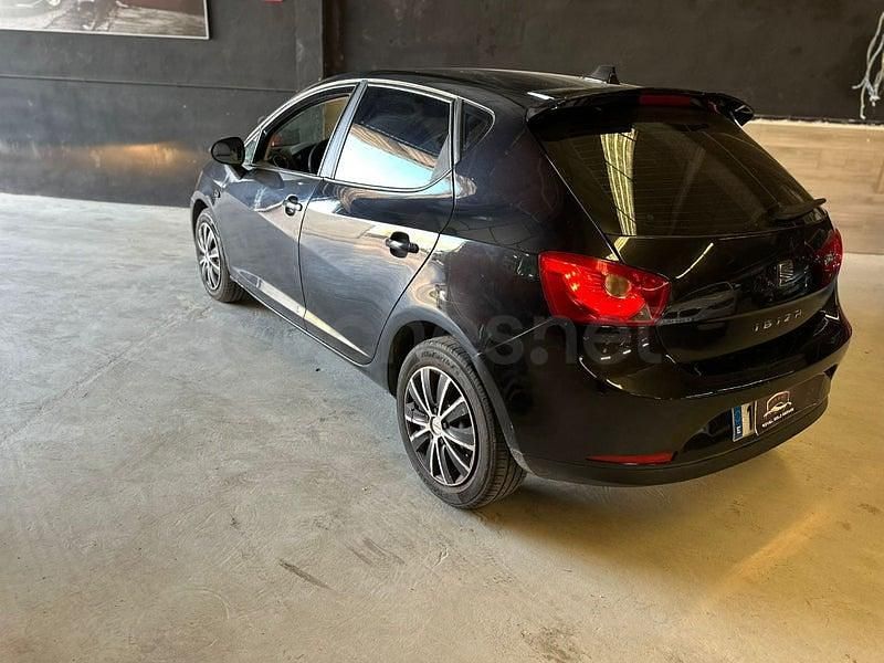 Usado Seat Ibiza ST Style 105 CV (77 kW) 2011 Negro Familiar