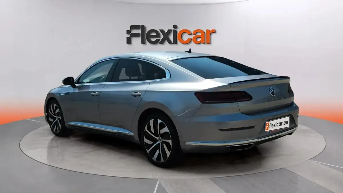 Usado VW Arteon R-line 190 CV (139 kW) 2019 Gris Utilitario