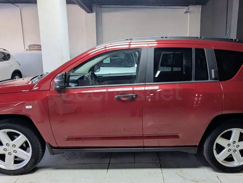 Usado Jeep Compass Sport 140 CV (102 kW) 2007 Granate SUV