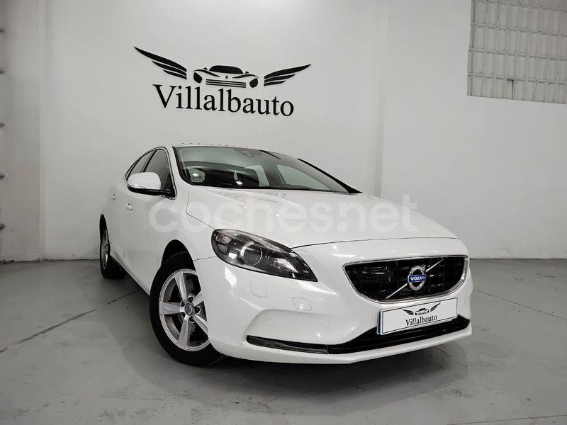 Blanco Usado 2013 Volvo V40 Momentum Familiar | 5999 € - Imagen 1/4