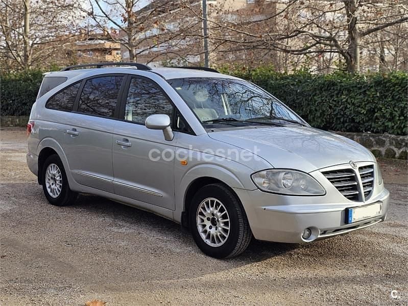 Gris / plata Usado 2007 Ssangyong (KGM) Rodius Limited Monovolumen | 2999 € (Super precio) - Imagen 1/4