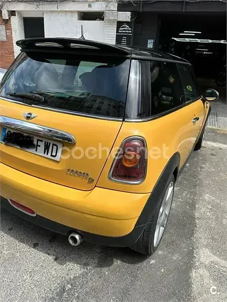 Usado Mini Cooper D 110 CV (80 kW) 2007 Amarillo Utilitario