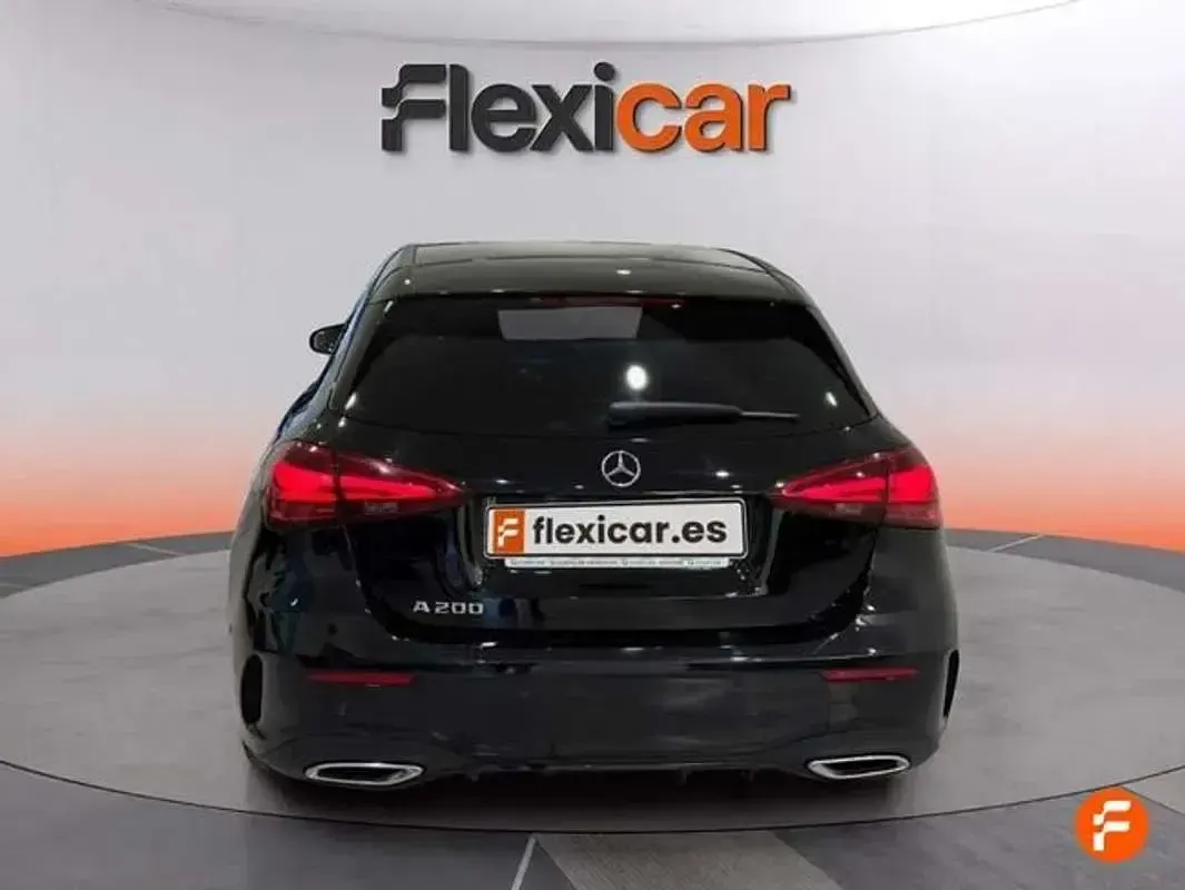 Usado Mercedes A200 163 CV (119 kW) 2024 Negro Berlina