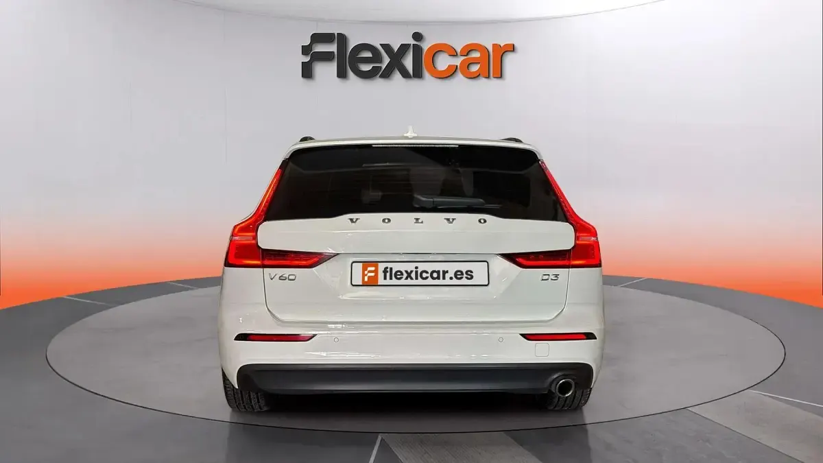 Usado Volvo V60 150 CV (110 kW) 2019 Blanco Familiar
