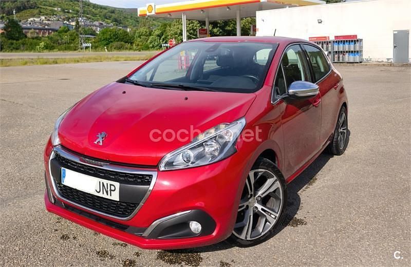 Rojo Usado 2016 Peugeot 208 Allure Utilitario | 7950 € (Precio justo) - Imagen 1/4