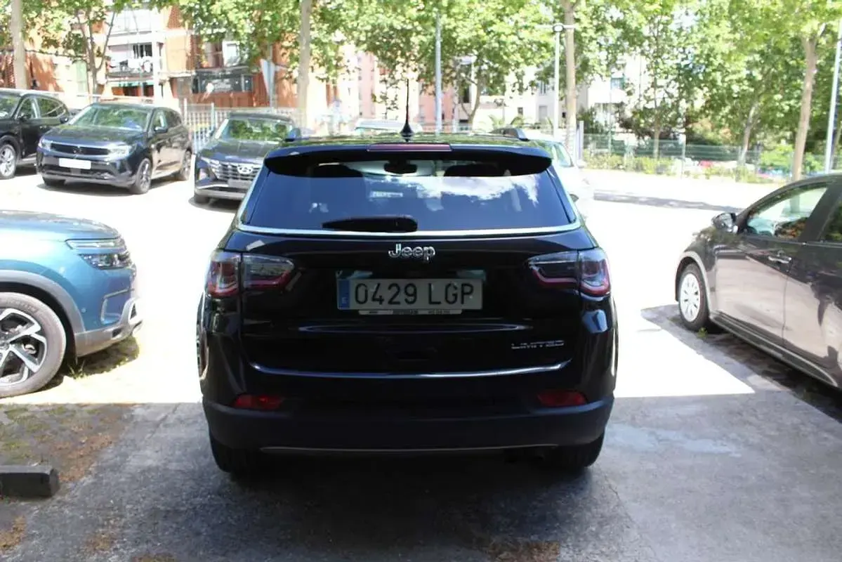 Begagnad Jeep Compass Sport 140 HK (102 kW) 2020 SUV