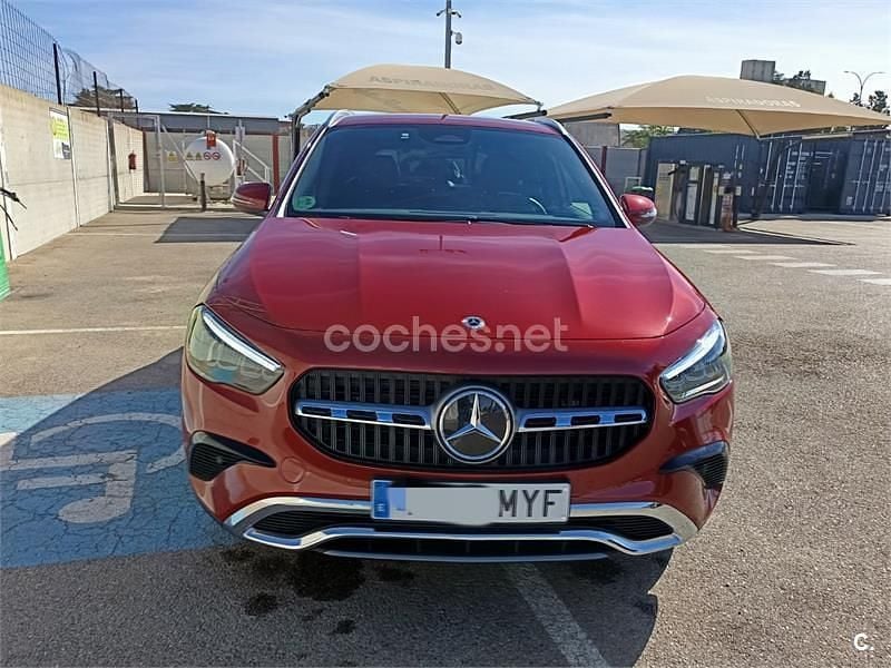 Rojo Usado 2025 Mercedes GLA200 SUV | 38.000 € (Super precio) - Imagen 1/4