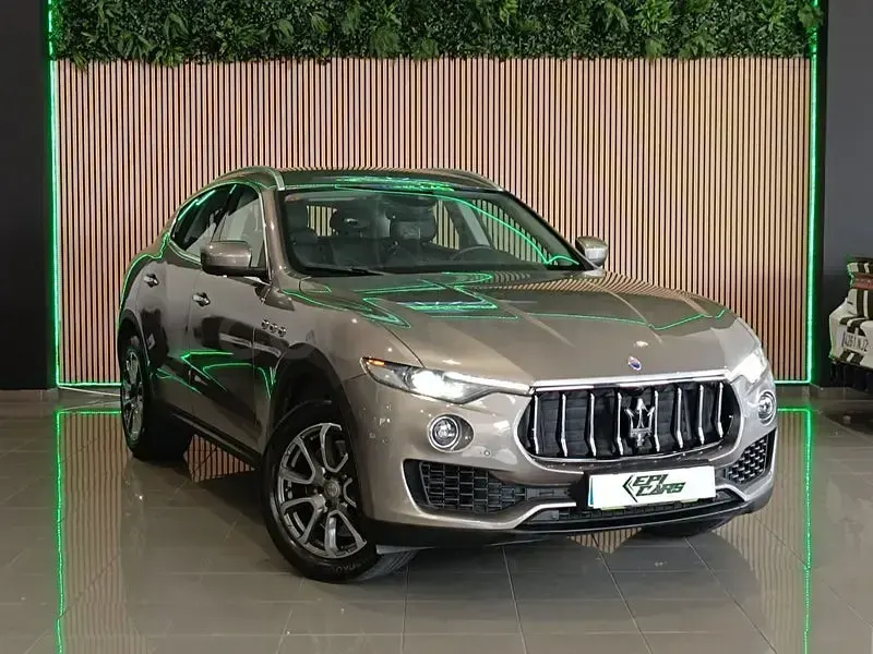 Usado Maserati Levante 430 CV (316 kW) 2016 Gris / plata SUV