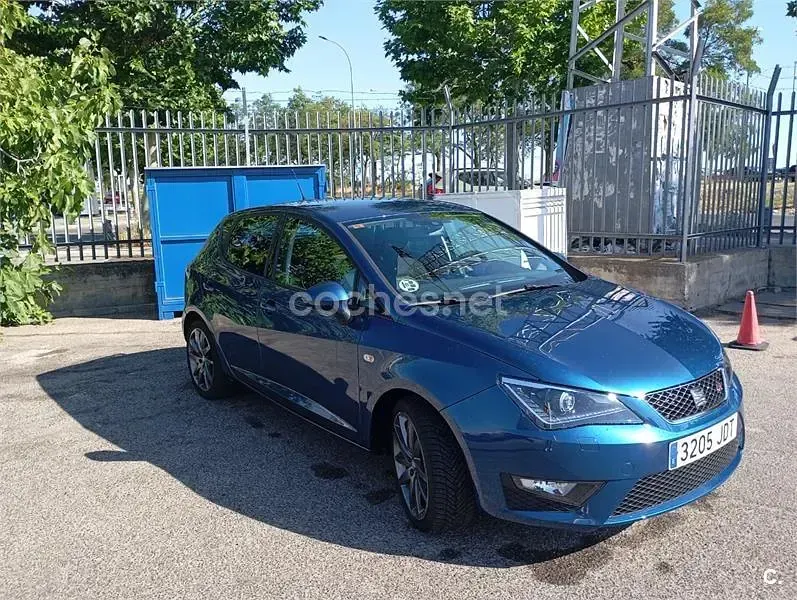 Usado Seat Ibiza FR 105 CV (77 kW) 2015 Azul Berlina