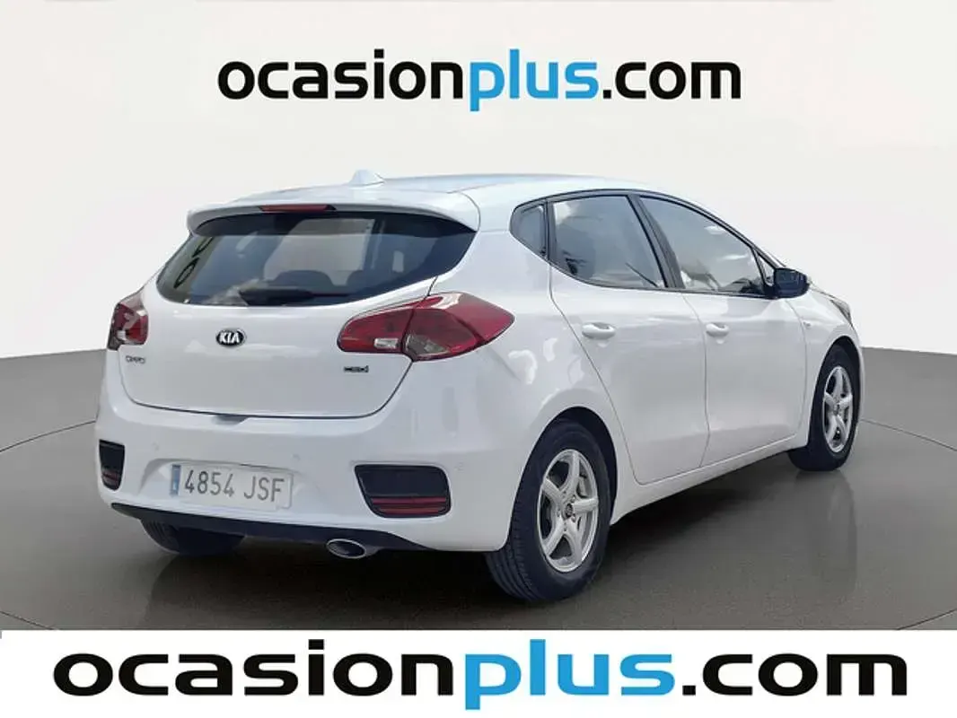 Usado Kia Ceed GT 90 HP (66 kW) 2016 Branco Citadino