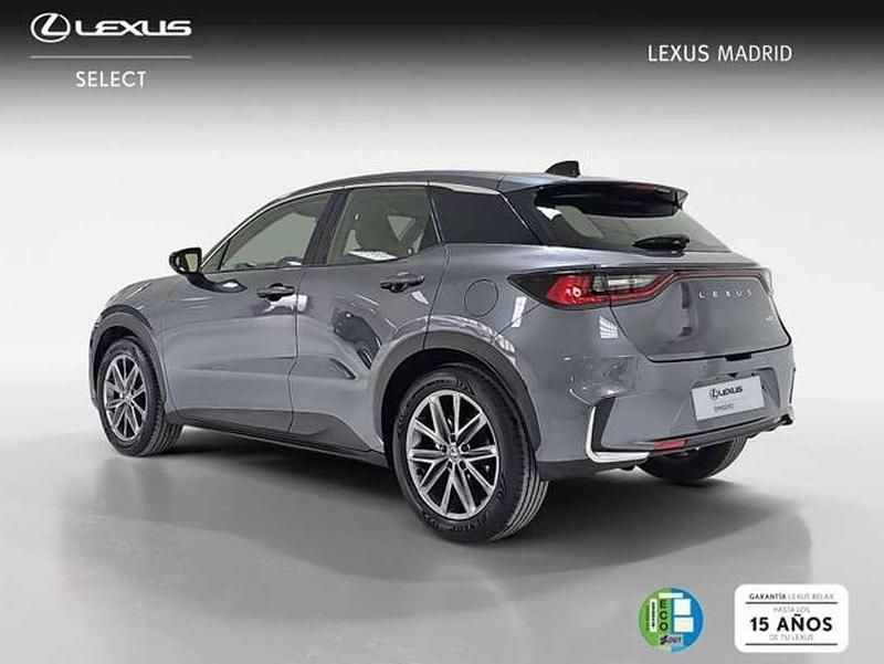 Usado Lexus LBX 136 CV (100 kW) 2025 Gris SUV