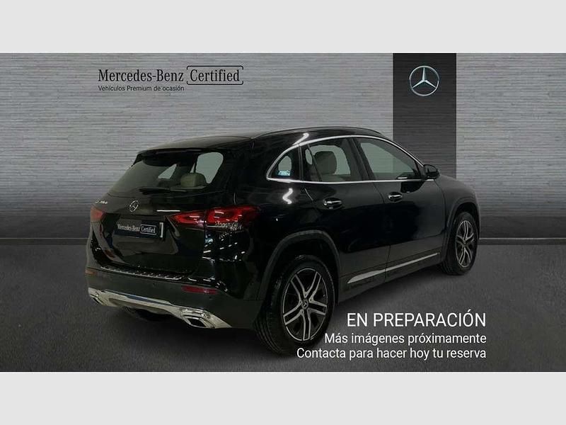Usado Mercedes GLA200 150 CV (110 kW) 2021 Negro SUV