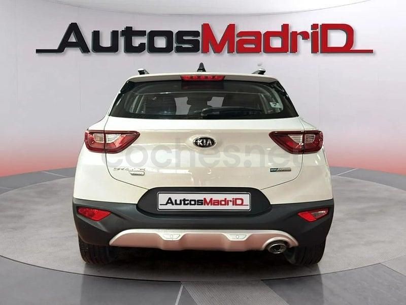 Usado Kia Stonic 120 CV (88 kW) 2021 Blanco SUV