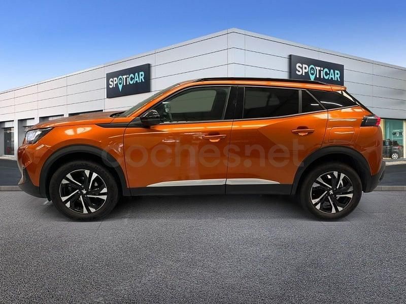 Usado Peugeot 2008 Allure 100 CV (73 kW) 2023 Naranja SUV