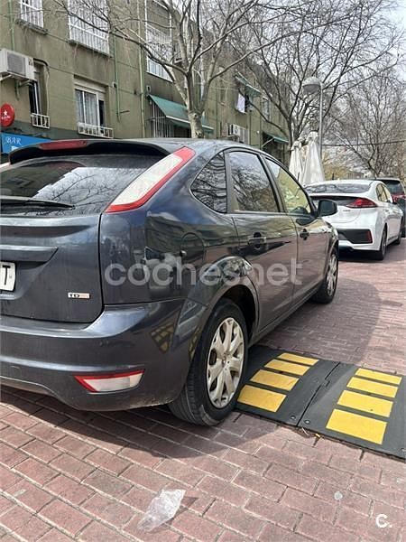 Usado Ford Focus Trend 90 CV (66 kW) 2009 Verde Familiar