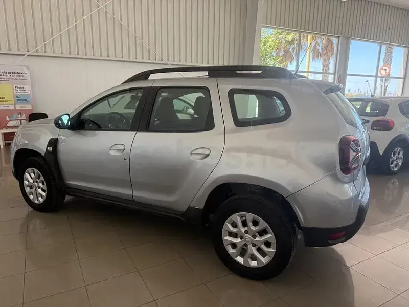 Usado Dacia Duster Comfort 116 CV (85 kW) 2022 Gris / plata SUV