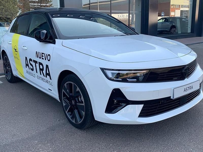 Otro Usado 2023 Opel Astra Utilitario | 31.850 € (Caro) - Imagen 1/4
