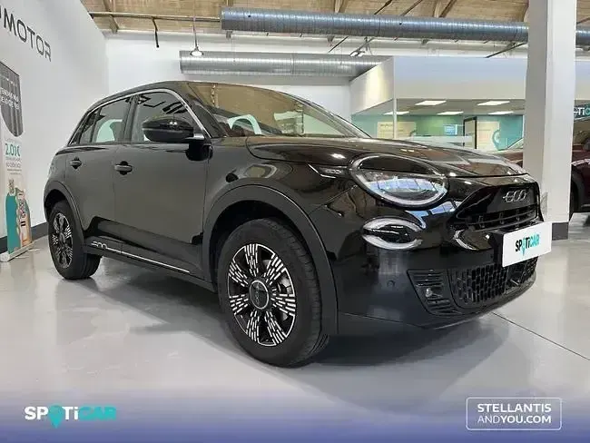 Usado Fiat 600 145 CV (106 kW) 2025 Negro SUV
