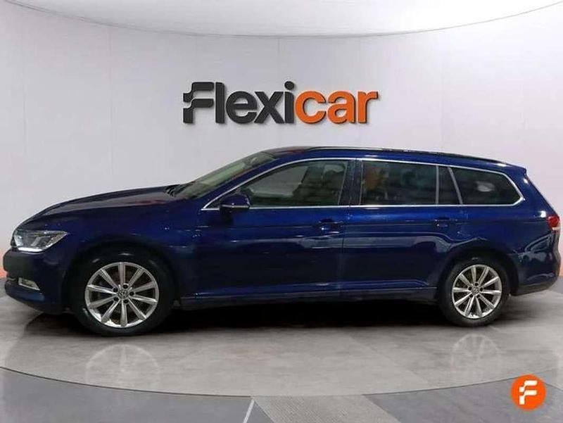 Usado VW Passat Advance 120 CV (88 kW) 2017 Azul Familiar