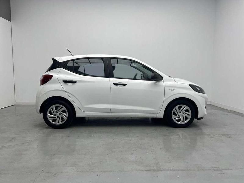 Nuevo Hyundai i10 63 CV (46 kW) 2025 Banco atlas white saw Utilitario
