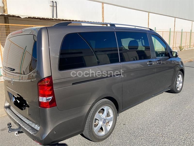 Usado Mercedes V220 Avantgarde 163 CV (119 kW) 2017 Gris / plata Monovolumen