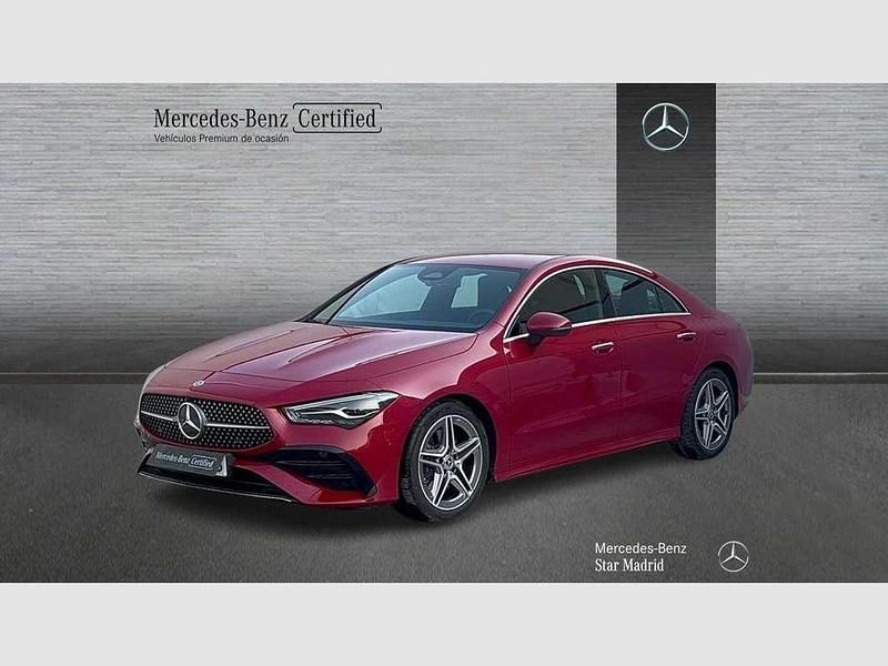 Rojo Usado 2024 Mercedes CLA200 Berlina | 36.990 € (Buen precio) - Imagen 1/4
