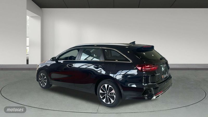 Usado Kia Ceed Sportswagon 141 CV (103 kW) 2025 Negro Familiar