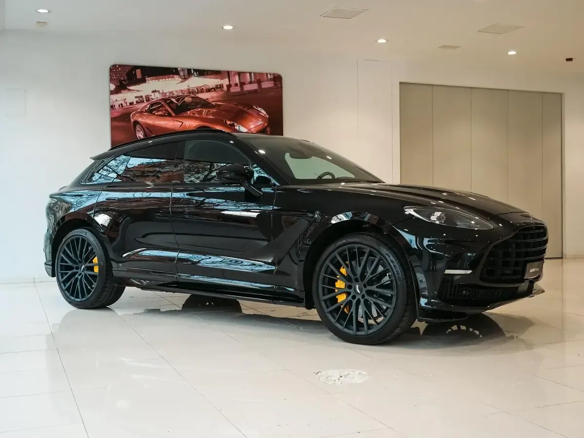 Usado Aston Martin DBX 707 CV (519 kW) 2024 Negro SUV