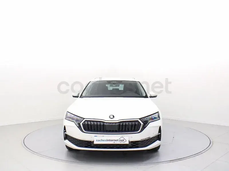 Usado Skoda Octavia Selection 116 CV (85 kW) 2026 Blanco Familiar