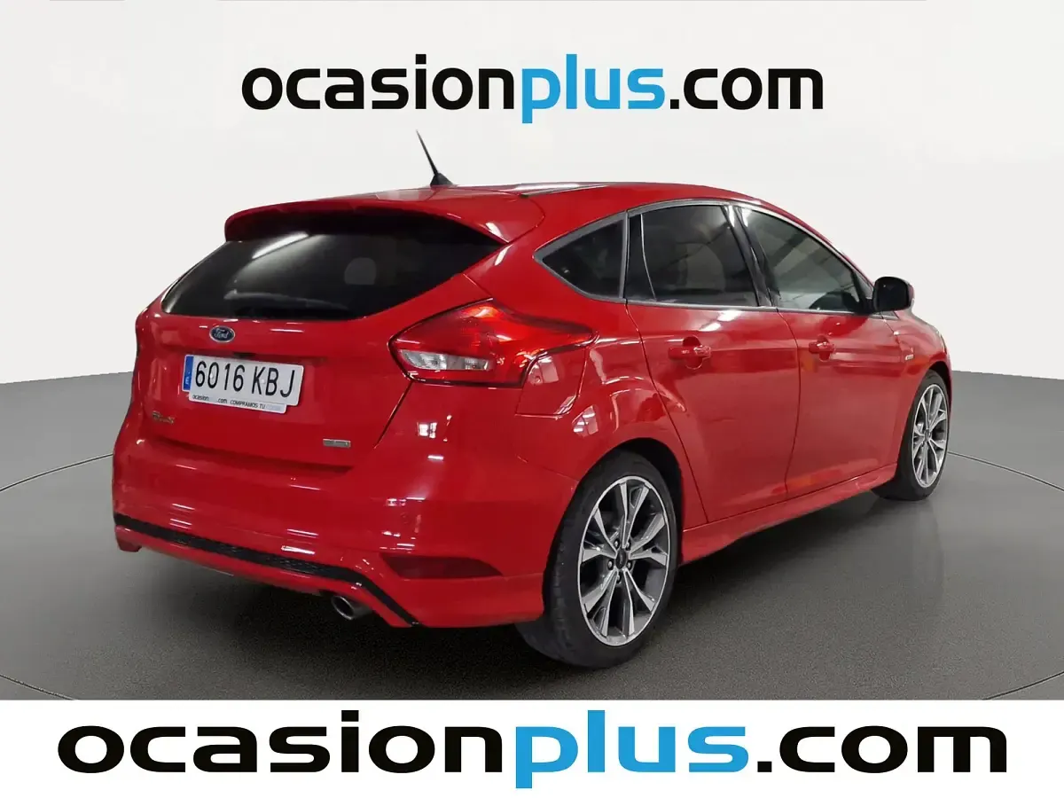 Usado Ford Focus ST-Line 182 CV (133 kW) 2017 Rojo Utilitario