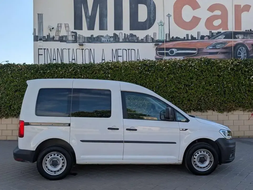 Usado VW Caddy 114 CV (83 kW) 2020 Blanco Monovolumen
