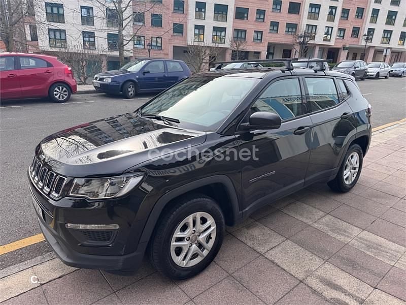 Usado Jeep Compass Sport 140 CV (102 kW) 2018 Negro SUV