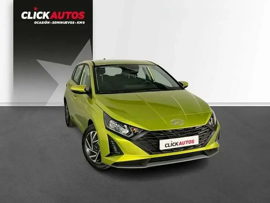Usado Hyundai i20 86 CV (63 kW) 2024 Verde Utilitario