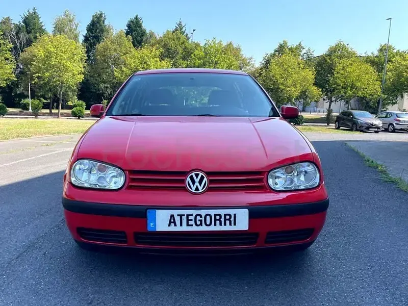 Usado VW Golf IV Conceptline 100 CV (73 kW) 2000 Rojo Berlina