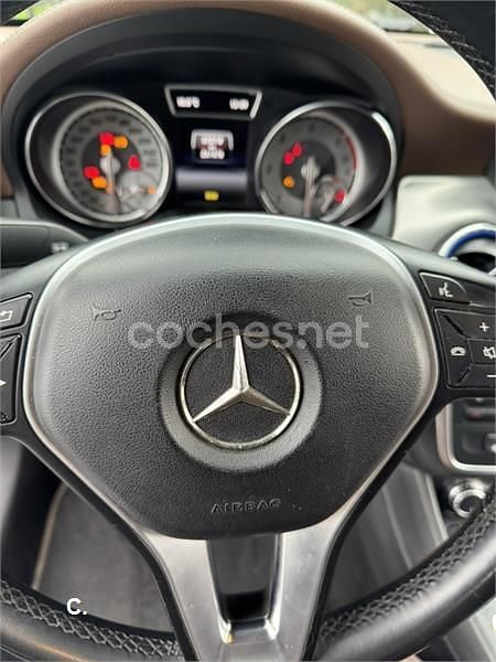 Usado Mercedes CLA200 Urban 136 CV (100 kW) 2014 Blanco Berlina