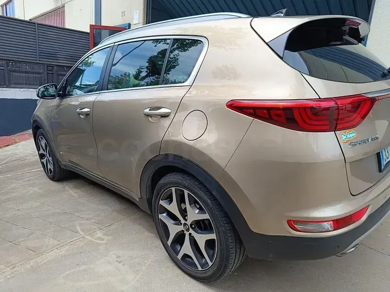Usado Kia Sportage GT-Line 177 CV (130 kW) 2018 Beige SUV