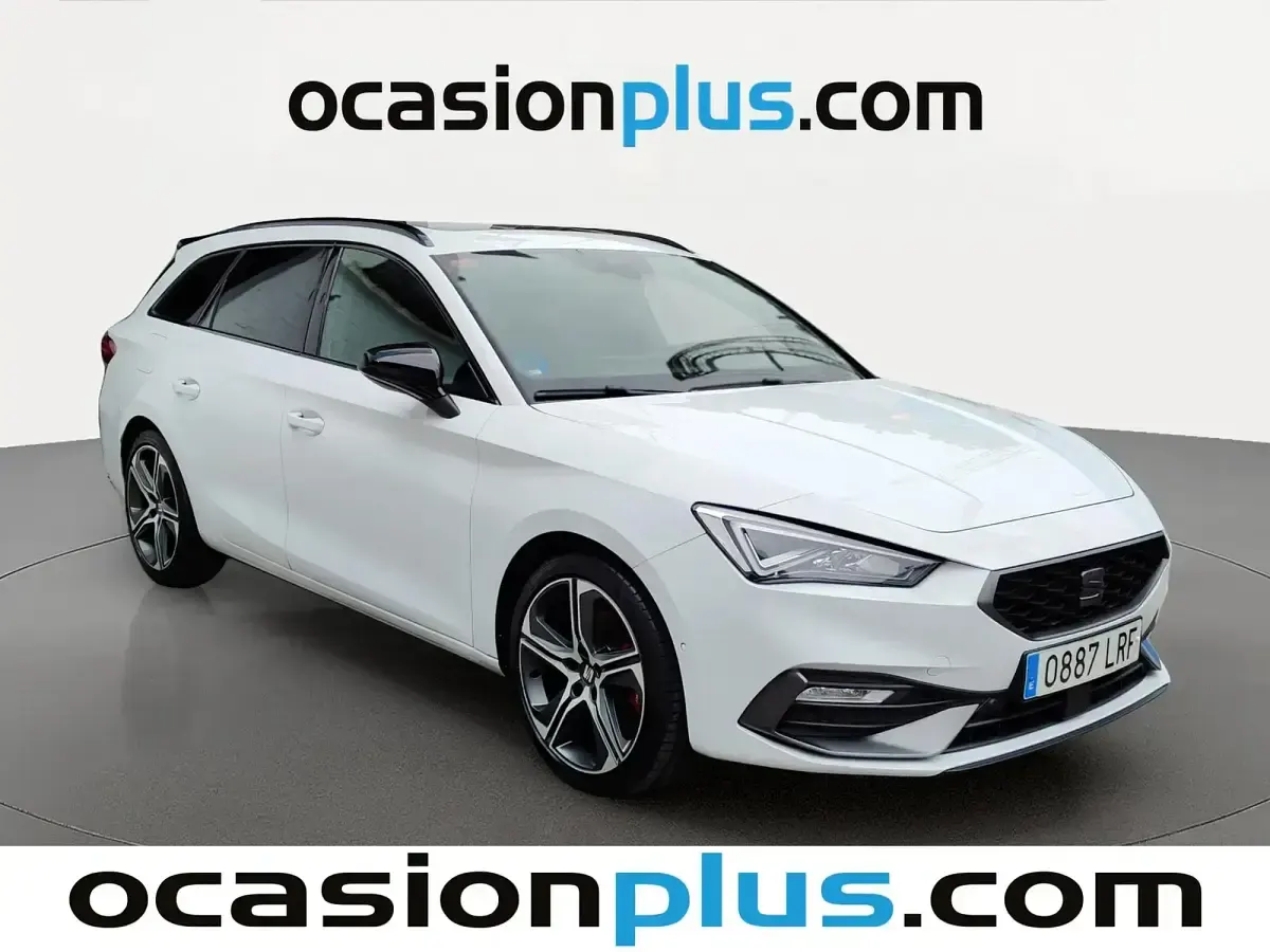 Usado Seat Leon FR 150 CV (110 kW) 2021 Blanco Familiar
