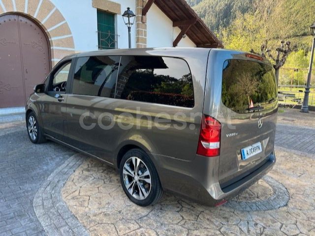 Käytetty Mercedes V220 163 HP (119 kW) 2016 Ruskea Tila-auto