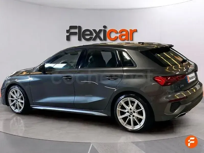 Usado Audi A3 150 CV (110 kW) 2021 Gris / plata Berlina