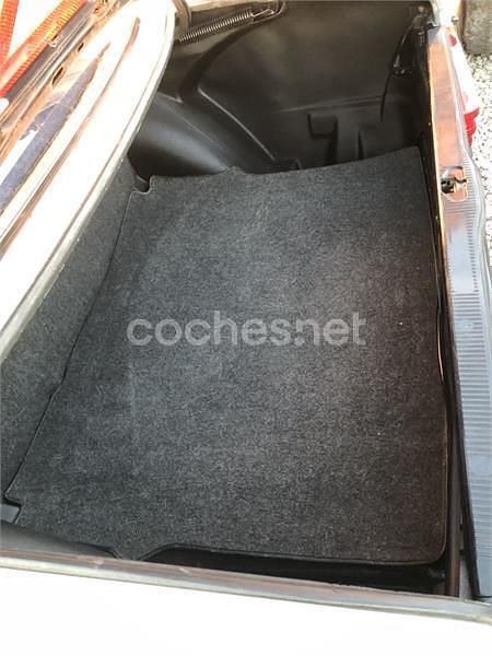 Usado Mercedes E300 136 CV (100 kW) 1993 Blanco Berlina