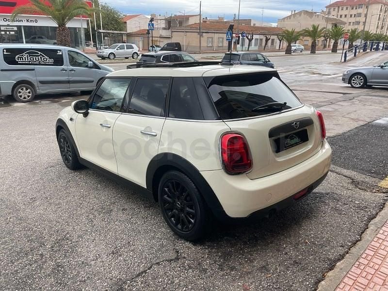 Usado Mini ONE 102 CV (75 kW) 2019 Beige Utilitario